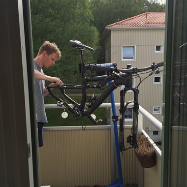 2_Erik_skruvar.JPG