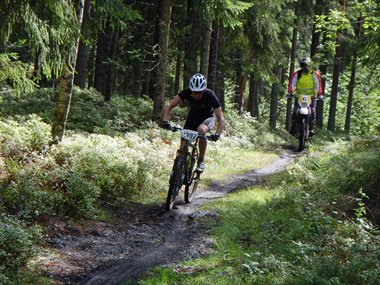 CyklistCross.jpg