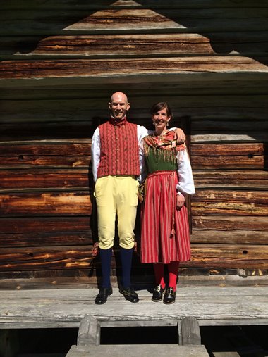 Fredrik-Erika-folkdrakt.jpg