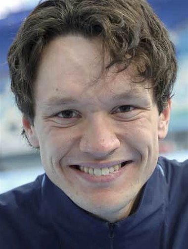 PEKING 20220211
Nils van der Poel tar OS-guld, sätter nytt världsrekord och olympiskt rekord på 10000m i nationella skridskostadion vid vinter-OS i Peking 2022.
Foto: Christine Olsson / TT / kod 10430
*** Bilden ingår i SPORTPAKET. För övriga BETALBILD***